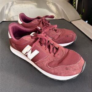 New Balance Men's Burgundy Sneakers